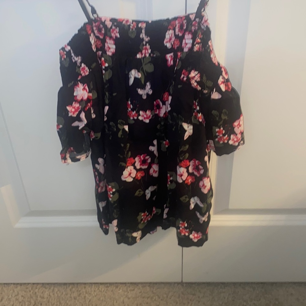 Off the shoulder flowery top!!!
